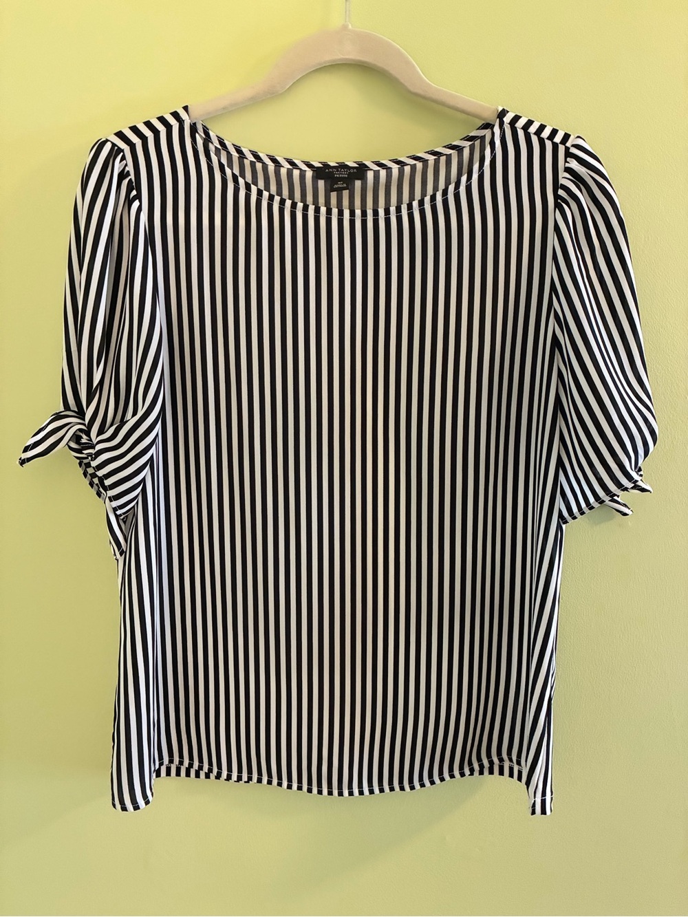 Ann Taylor Black & White Striped Round-Neck Blouse